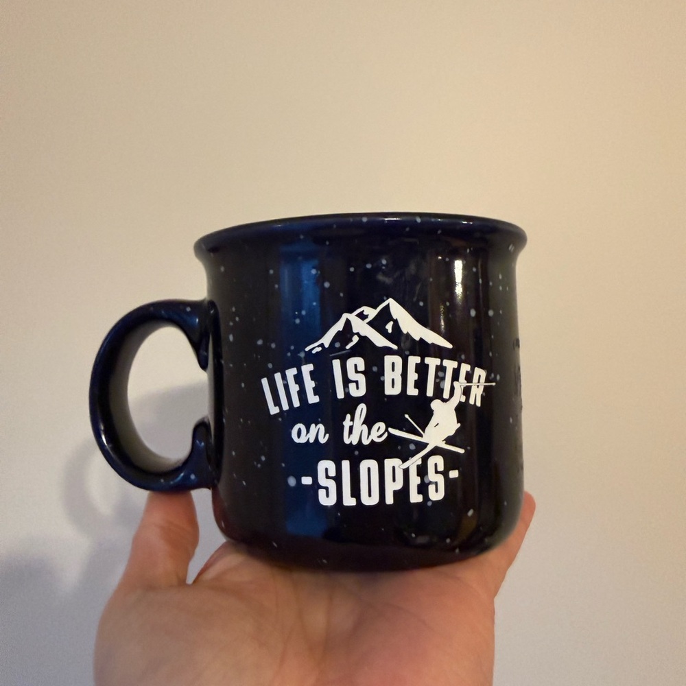 Navy Blue Ski-Themed Mug‎